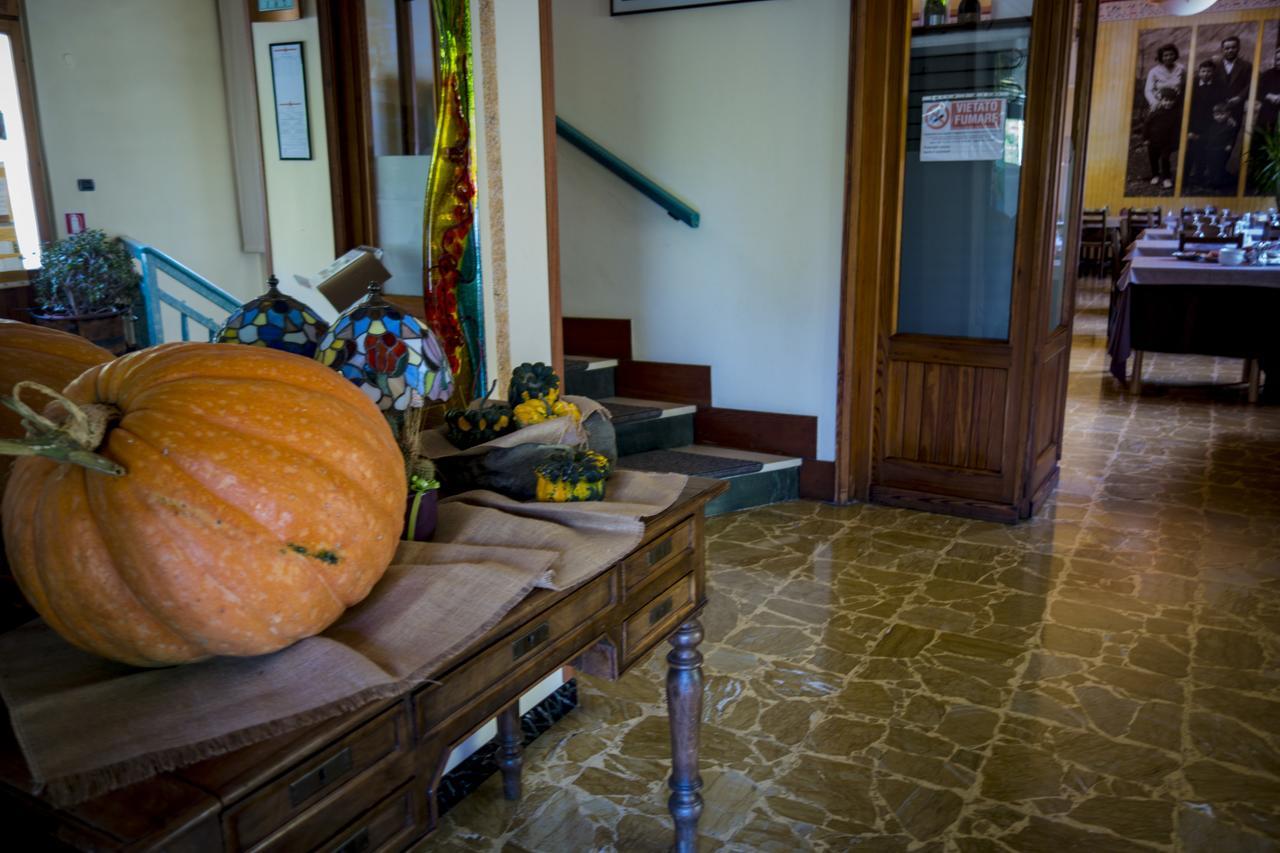 Albergo La Romanella Spinone Al Lago Екстериор снимка