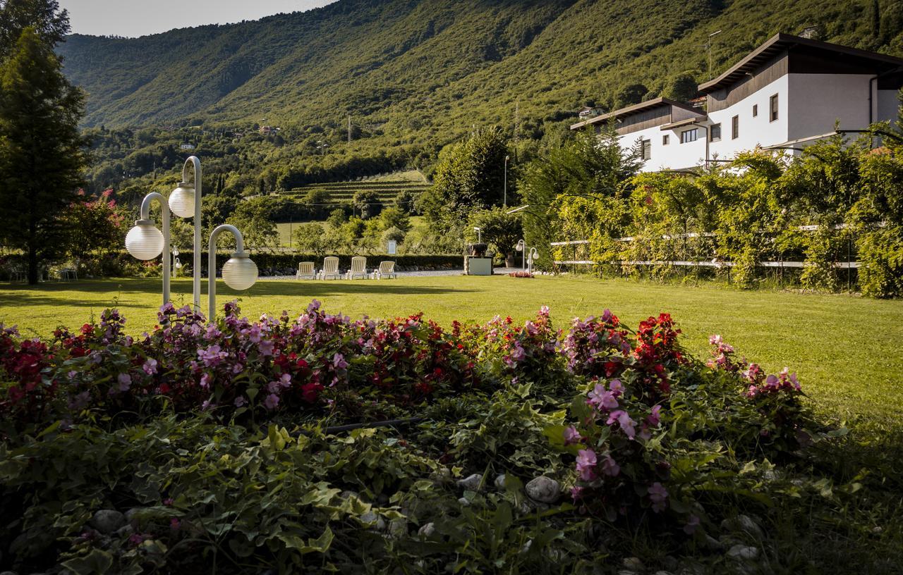 Albergo La Romanella Spinone Al Lago Екстериор снимка
